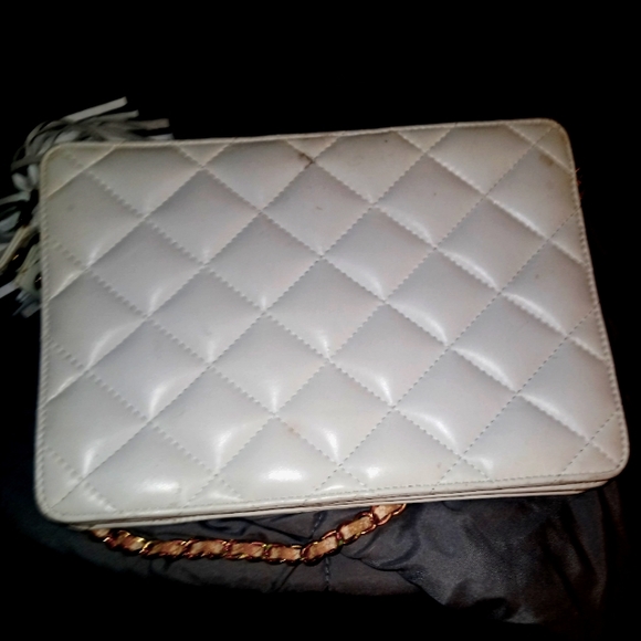 Channell Lambskin Quilted Small Tassel Double Compartment White Shoulder Bag. - Picture 8 of 8